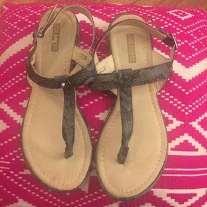 T-strap grey sandals